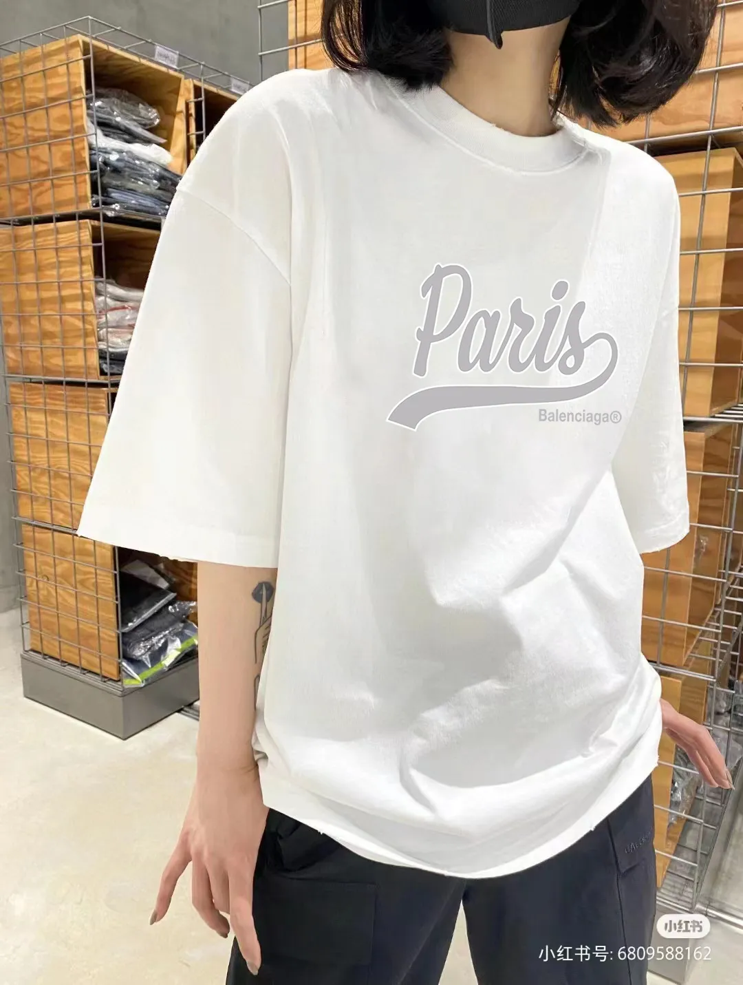 P80✨🔥 BALENCIAGA Paris lettering printed short-sleeved T-shirt, custom-woven and dyed 280g combed cotton heavyweight fabric, zero color difference in thread, perfect details, different from the current version on the market, welcome to compare, Same Style for men and women, must-sell in the picture above Color: White Black Size: 1 2 3 4